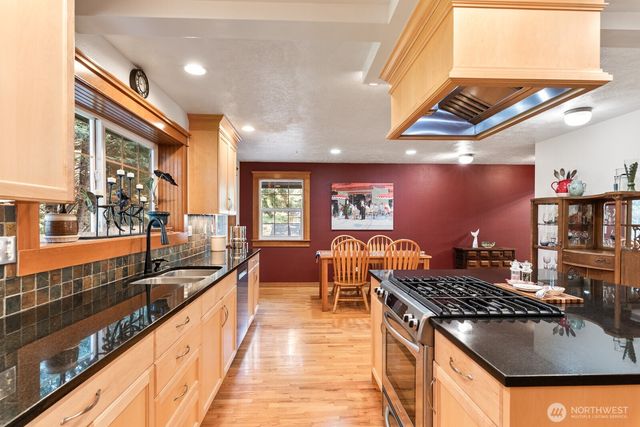 11451 O Avenue, Anacortes, WA 98221