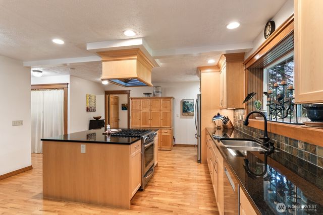 11451 O Avenue, Anacortes, WA 98221