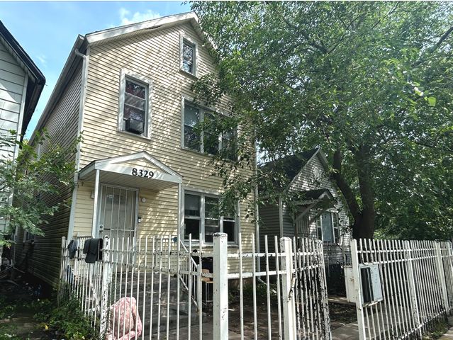 8329 S Buffalo Avenue, Chicago, IL 60617