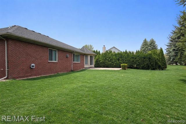 47985 Fox Chase Court, Shelby Twp, MI 48315