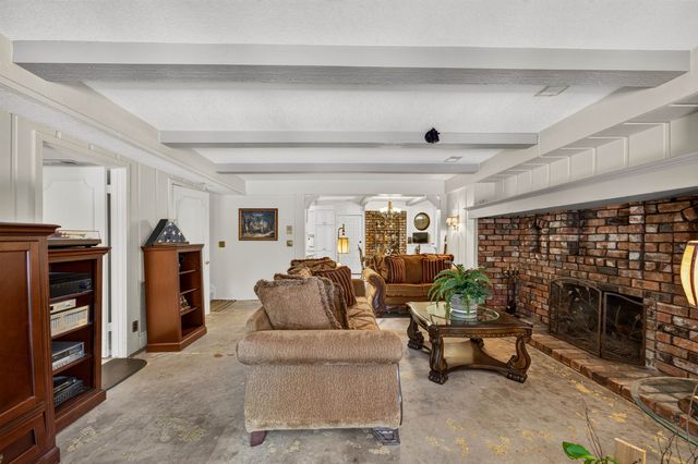 8621 E Tamarac St., Wichita, KS 67206