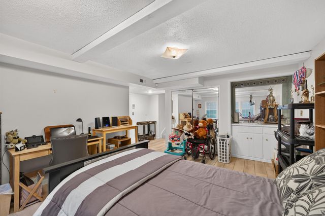 8621 E Tamarac St., Wichita, KS 67206