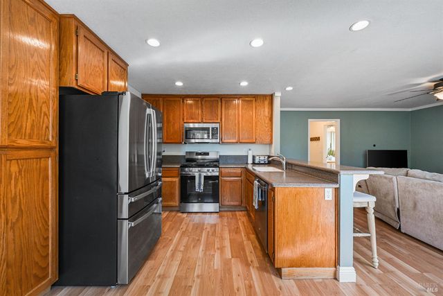 202 Aguirre Way, Cotati, CA 94931