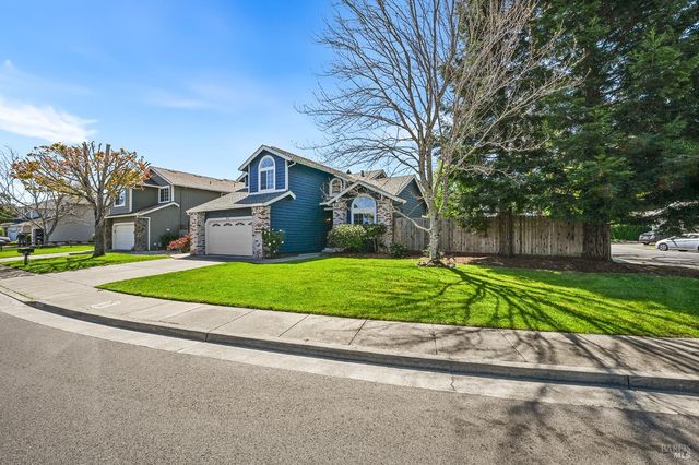 202 Aguirre Way, Cotati, CA 94931