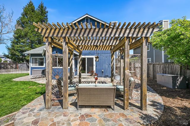 202 Aguirre Way, Cotati, CA 94931