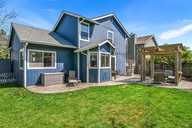 202 Aguirre Way, Cotati, CA 94931
