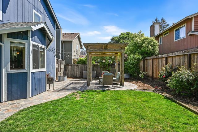202 Aguirre Way, Cotati, CA 94931