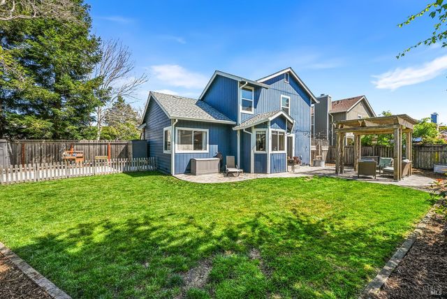 202 Aguirre Way, Cotati, CA 94931