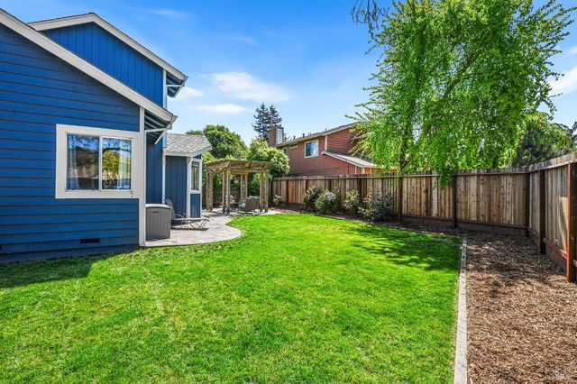 202 Aguirre Way, Cotati, CA 94931