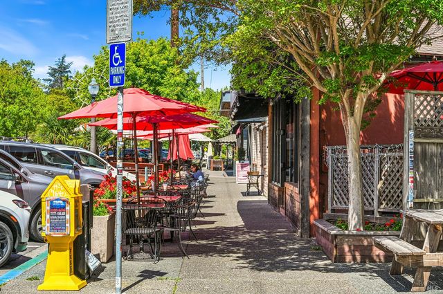 202 Aguirre Way, Cotati, CA 94931