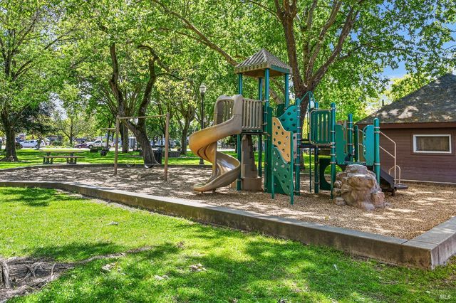 202 Aguirre Way, Cotati, CA 94931