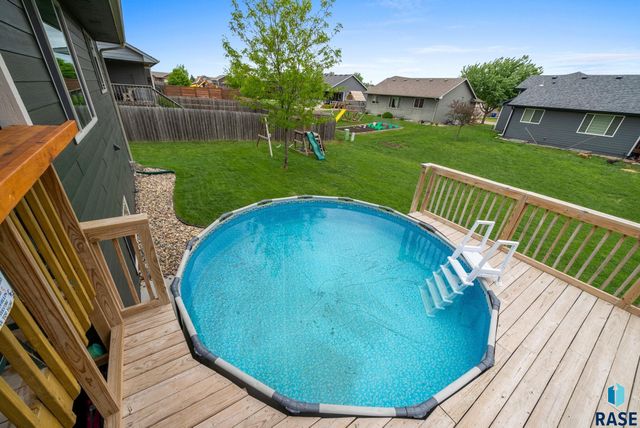 416 Adrianna Ave, Harrisburg, SD 57032