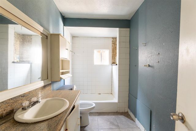 5229 Eigel Street, Houston, TX 77007