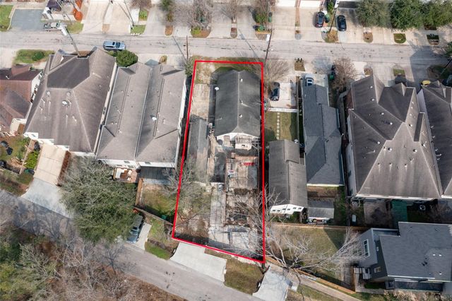 5229 Eigel Street, Houston, TX 77007