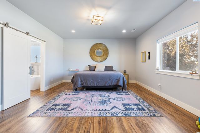 2317 W 50th Ave, Kennewick, WA 99337