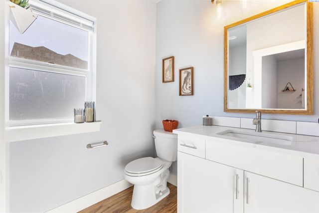 2317 W 50th Ave, Kennewick, WA 99337