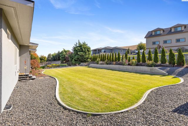 2317 W 50th Ave, Kennewick, WA 99337