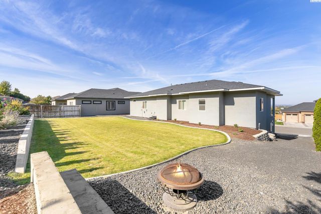 2317 W 50th Ave, Kennewick, WA 99337