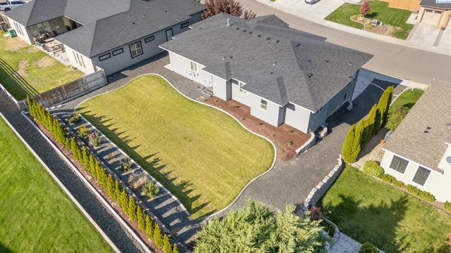 2317 W 50th Ave, Kennewick, WA 99337