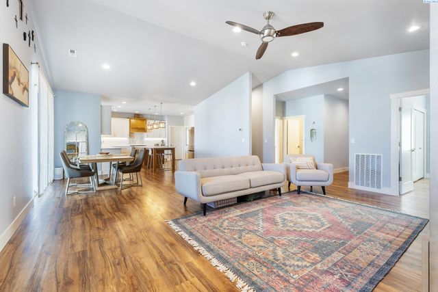 2317 W 50th Ave, Kennewick, WA 99337