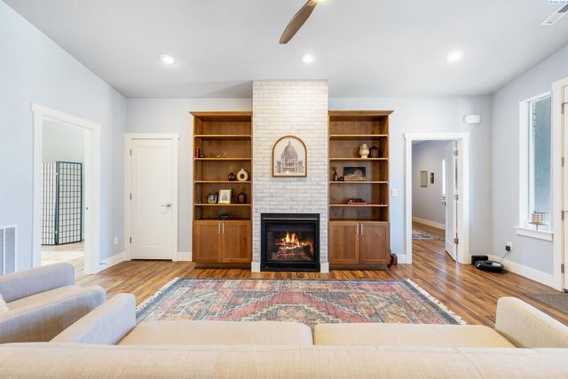 2317 W 50th Ave, Kennewick, WA 99337