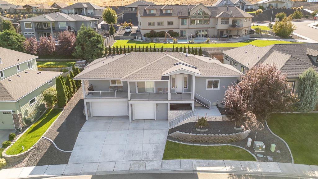 2317 W 50th Ave, Kennewick, WA 99337