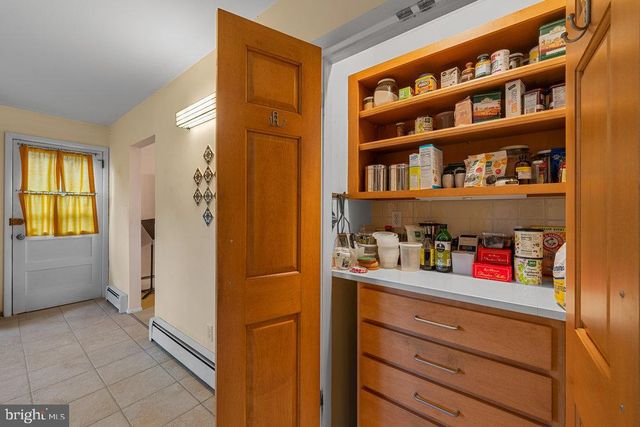 18 SPRINGHOUSE LN, Media, PA 19063