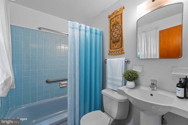 18 SPRINGHOUSE LN, Media, PA 19063