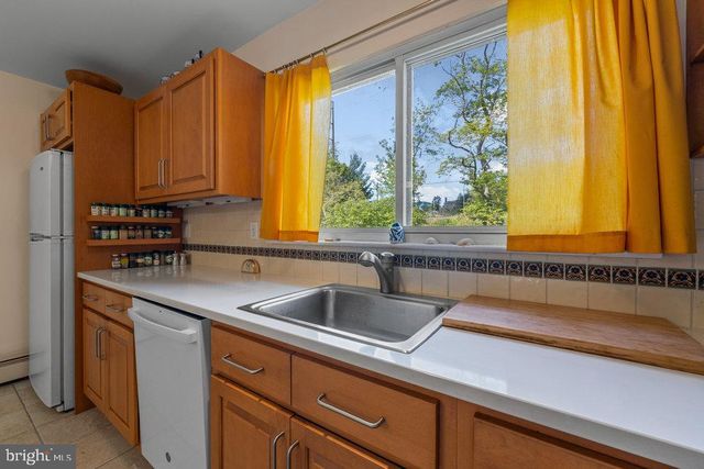 18 SPRINGHOUSE LN, Media, PA 19063