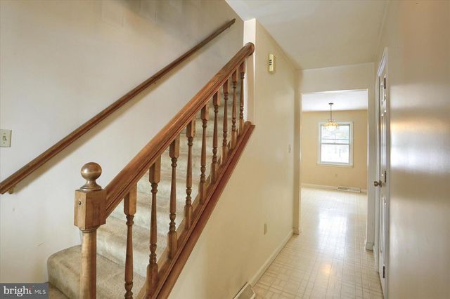 18 BOURBON RED DR, Mechanicsburg, PA 17050