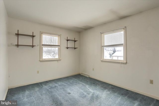 18 BOURBON RED DR, Mechanicsburg, PA 17050