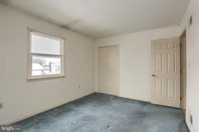 18 BOURBON RED DR, Mechanicsburg, PA 17050