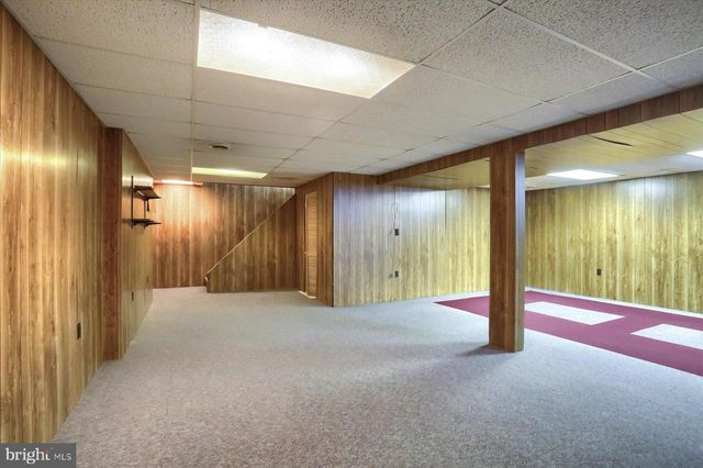 18 BOURBON RED DR, Mechanicsburg, PA 17050