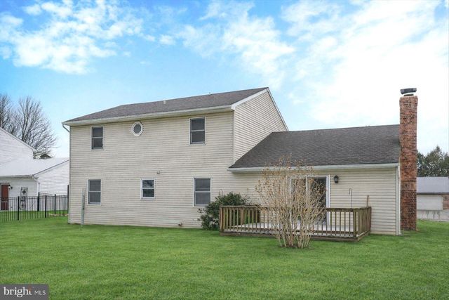 18 BOURBON RED DR, Mechanicsburg, PA 17050