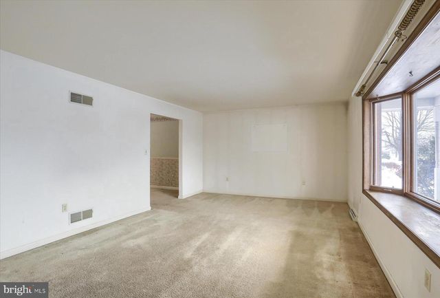 18 BOURBON RED DR, Mechanicsburg, PA 17050