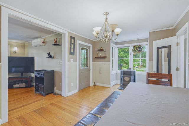 28 Railroad Avenue, Saugerties, NY 12477