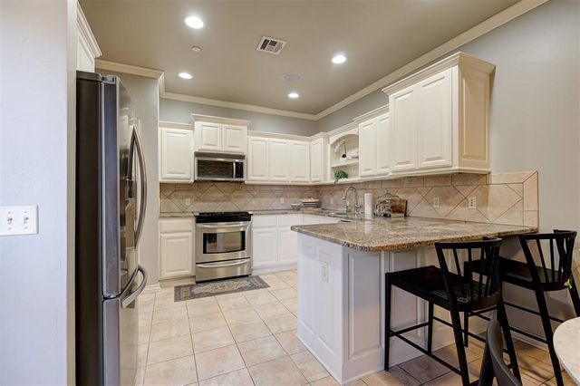 6206 Waterford Boulevard 45, Oklahoma City, OK 73118