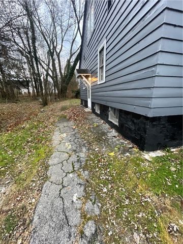 559 E Avondale Avenue, Youngstown, OH 44502