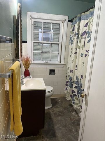 559 E Avondale Avenue, Youngstown, OH 44502