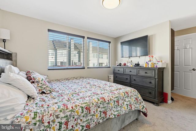 6311 BETSY ROSS CT, Centreville, VA 20121