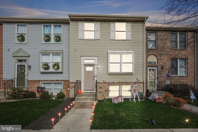 6311 BETSY ROSS CT, Centreville, VA 20121