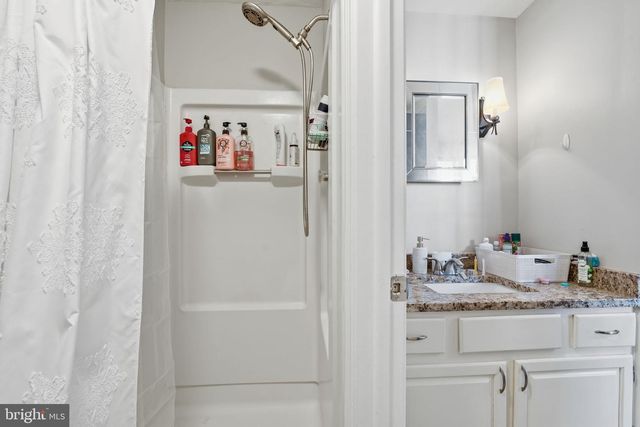 6311 BETSY ROSS CT, Centreville, VA 20121