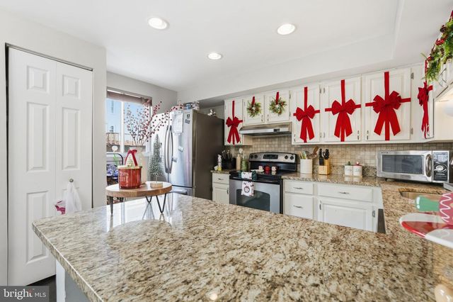 6311 BETSY ROSS CT, Centreville, VA 20121