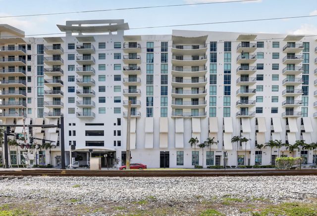 140 S Dixie Highway 819, Hollywood, FL 33020