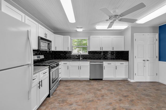 8730 Snowgoose Lane, Fort Wayne, IN 46825