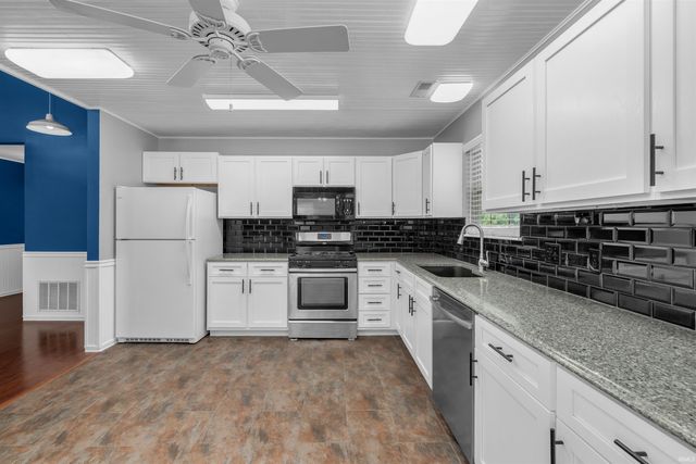 8730 Snowgoose Lane, Fort Wayne, IN 46825