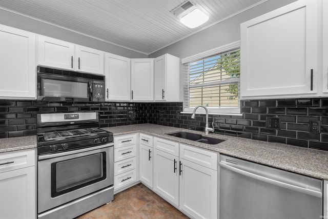 8730 Snowgoose Lane, Fort Wayne, IN 46825