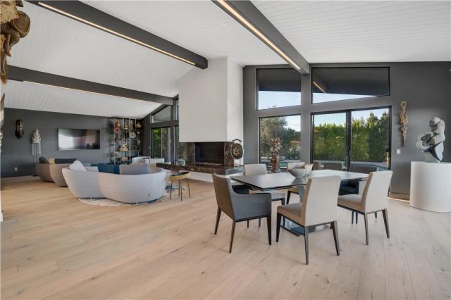 4326 Coronet Drive, Encino, CA 91316