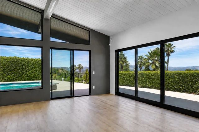 4326 Coronet Drive, Encino, CA 91316