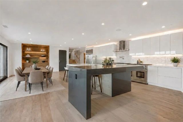 4326 Coronet Drive, Encino, CA 91316
